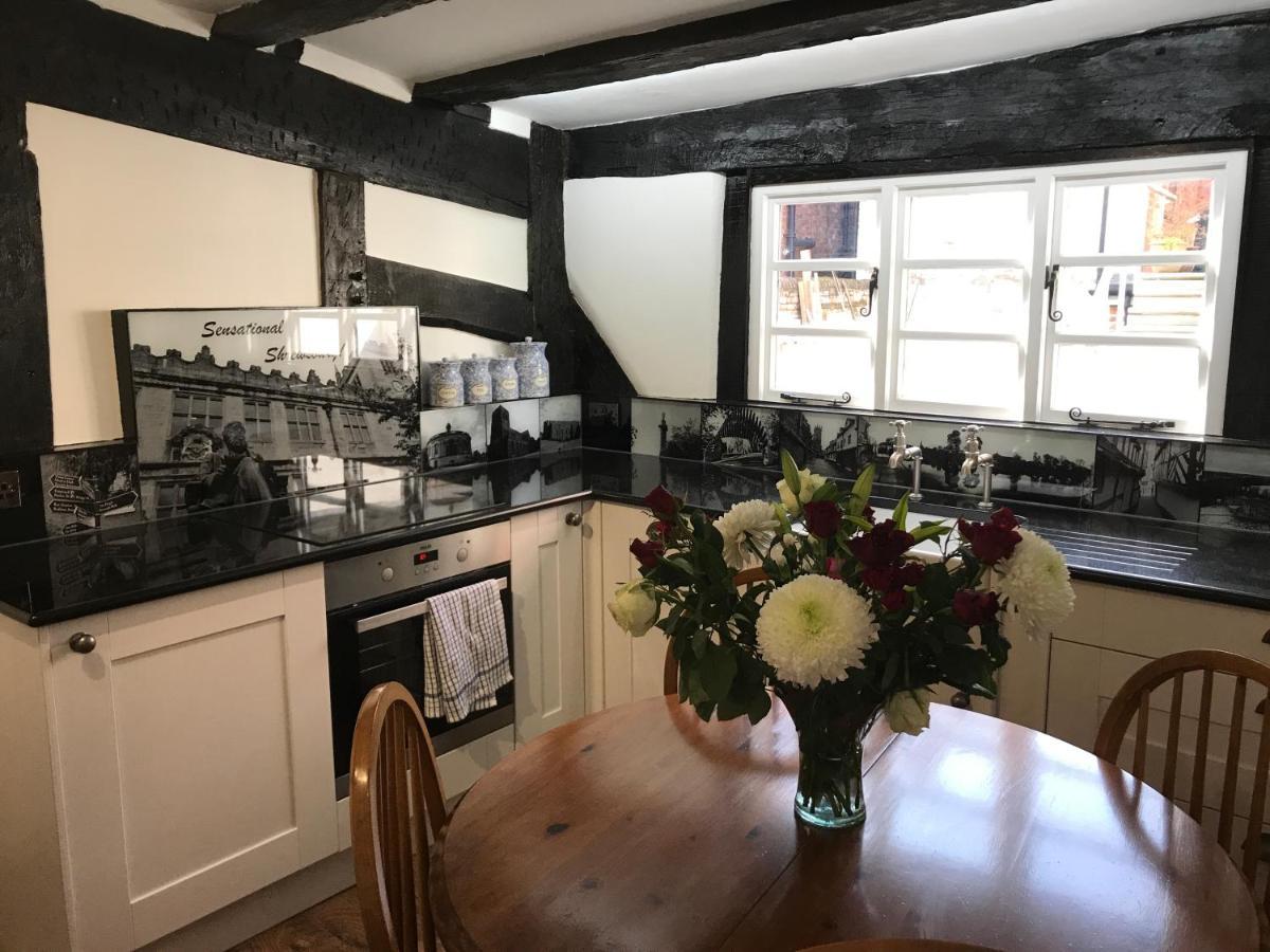 "Wesley House" Historic Home In Town Centre With Parking Shrewsbury Extérieur photo