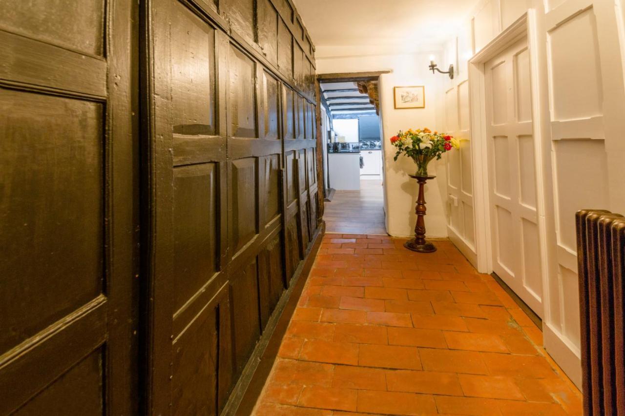 "Wesley House" Historic Home In Town Centre With Parking Shrewsbury Extérieur photo