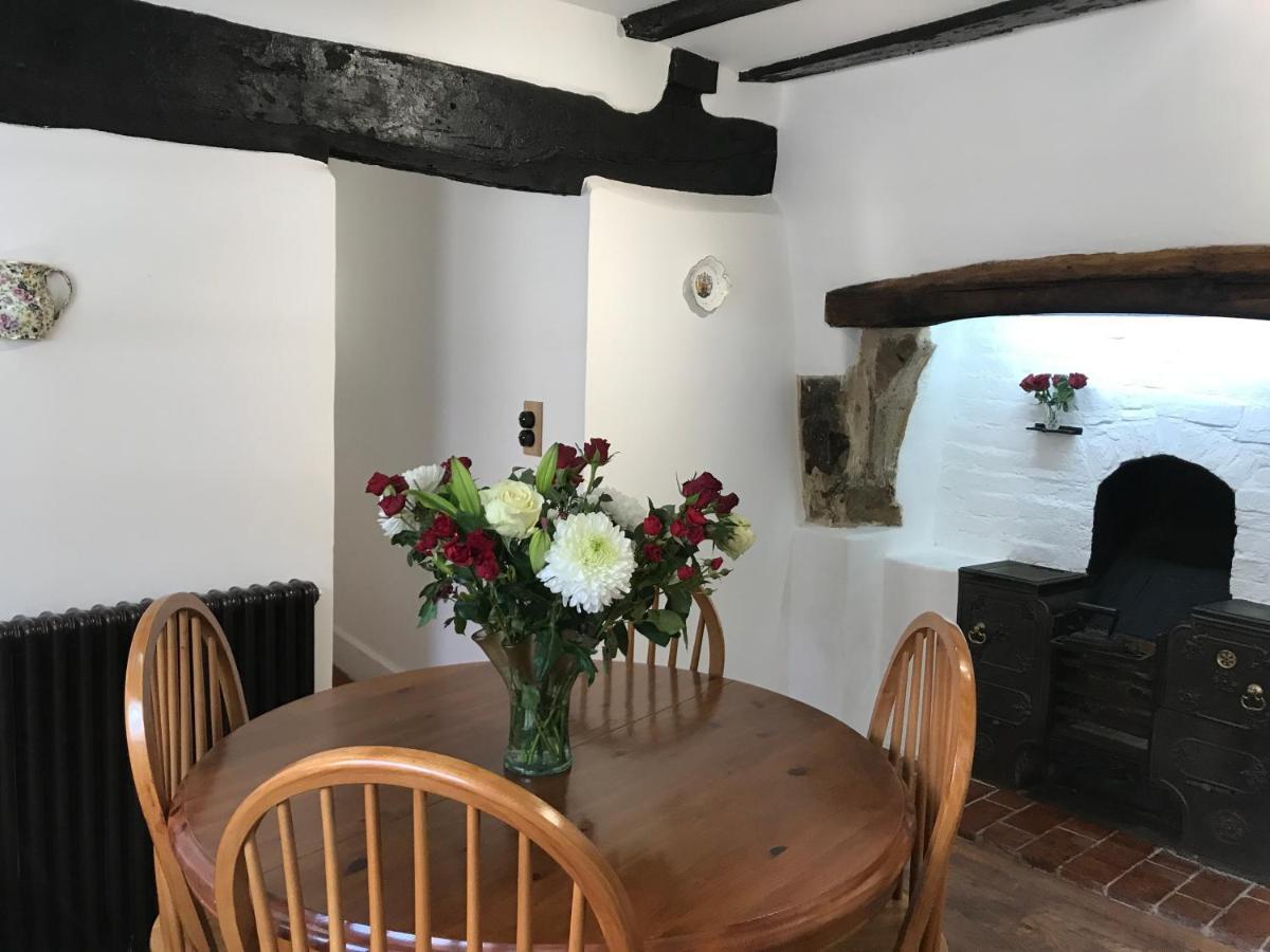"Wesley House" Historic Home In Town Centre With Parking Shrewsbury Extérieur photo